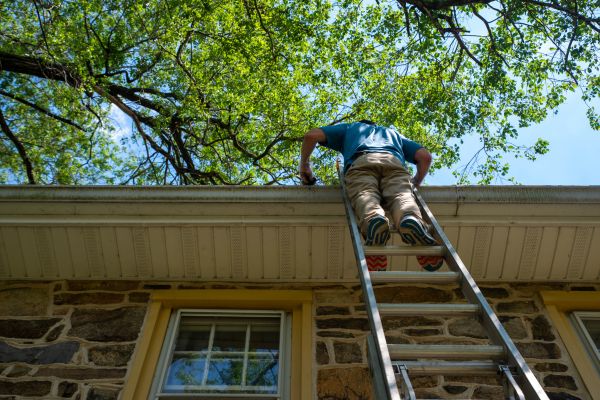 Industrial Gutter Cleaning in Ashburn